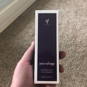 Younique youology liquid make up remover